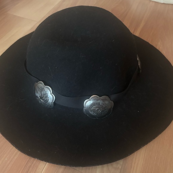 Accessories - Unit wide brim sun hat